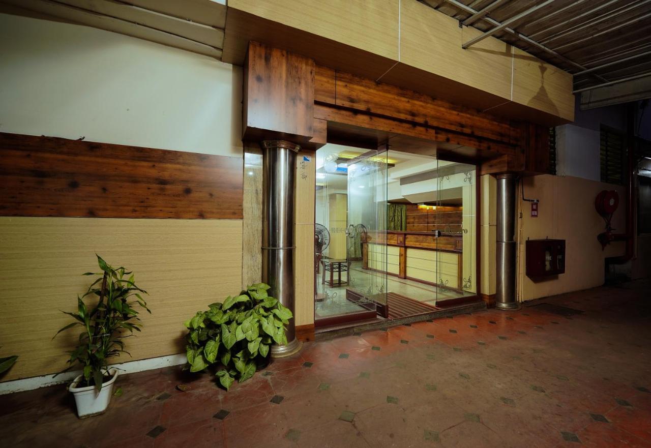 Hotel Oneiro Thrissur Extérieur photo